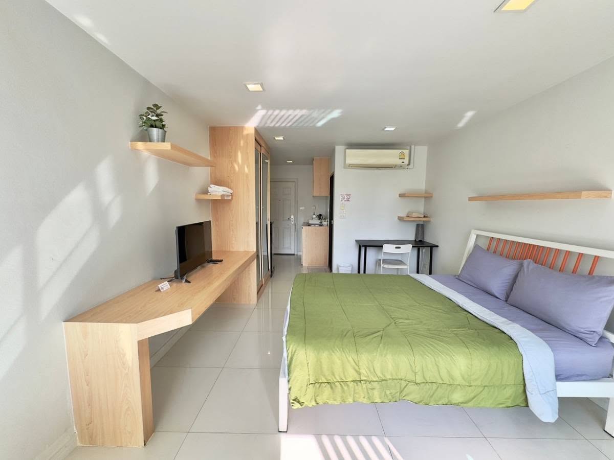 โต๊ะทำงาน & ทีวี - Peaberry Room
