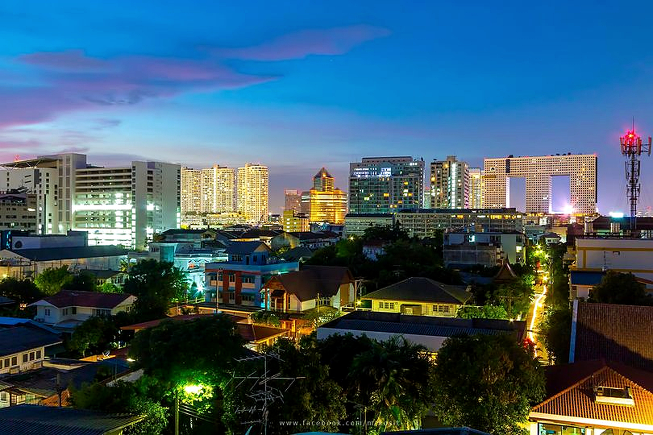 ที่พักใกล้เซ็นทรัลลาดพร้าวและยูเนี่ยนมอลล์ ช็อป กิน เที่ยว ครบในย่านห้าแยกลาดพร้าว
